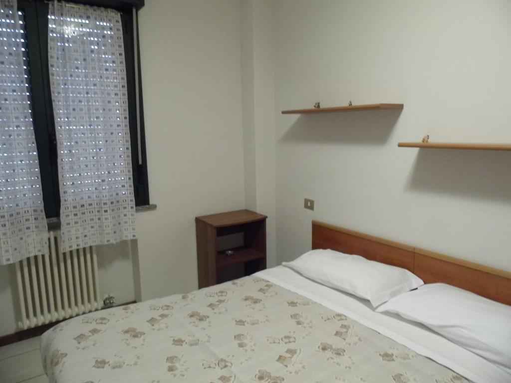 Appartement Bilocale Mentana 21 à Parme Extérieur photo